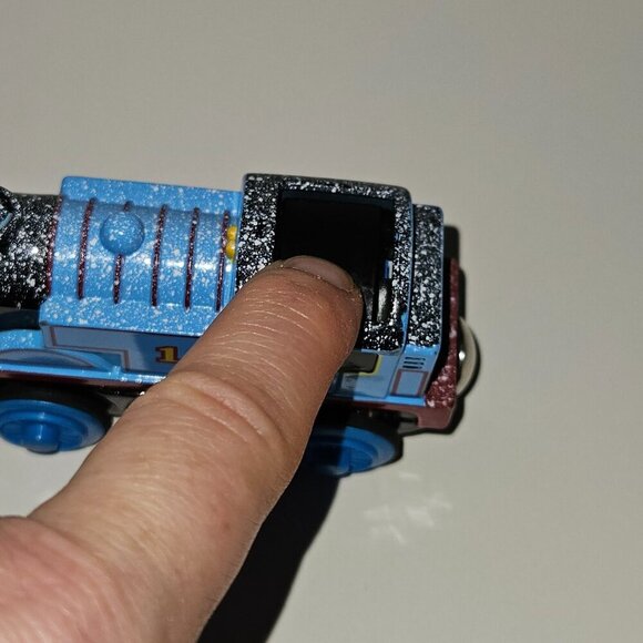 Snow-Covered Thomas Tank Engine Battery Operated Motorized Diecast Train TESTED - Picture 7 of 11